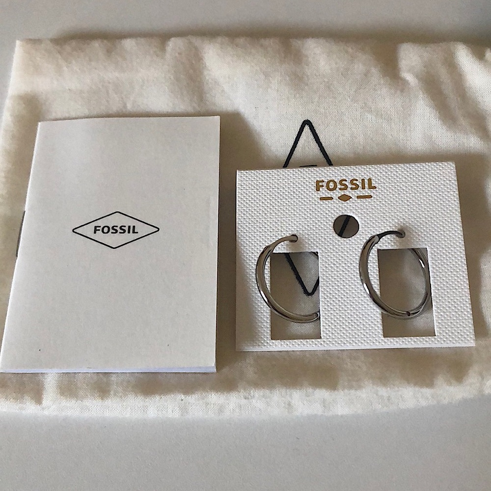 🆕 Fossil Hoop Earring - Silver Coloured Stainless Steel - Picture 1 of 3